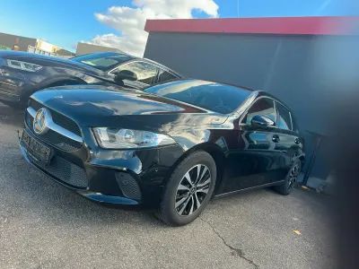 Gebraucht Mercedes A180 116 PS (85 kW) 2022 Schwarz Kombi
