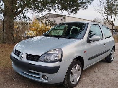 Gebraucht Renault Clio II 75 PS (55 kW) 2002 Grau Kleinwagen
