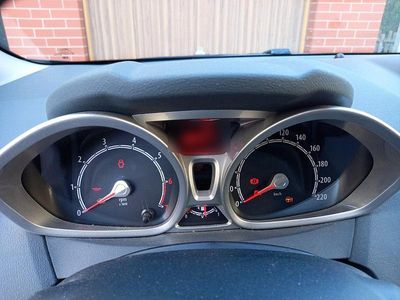 Gebraucht Ford Fiesta Titanium 82 PS (60 kW) 2011 Braun Kleinwagen