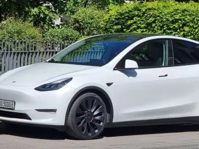 Gebraucht Tesla Model Y Performance 378 kW (514 PS) 2022 Pearl white multicoat SUV