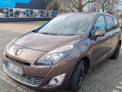 Gebraucht Renault Scenic E-Tech 130 PS (95 kW) 2011 Braun Limousine