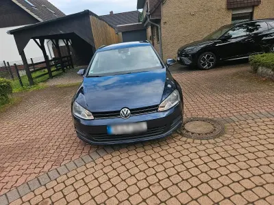 Gebraucht VW Golf VII 105 PS (77 kW) 2013 Blau Kleinwagen