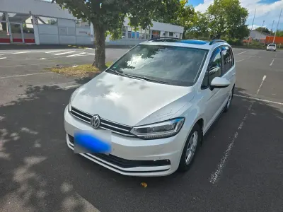 Gebraucht VW Touran 116 PS (85 kW) 2019 Weiß Van / Kleinbus