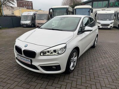 Weiß Gebraucht 2017 BMW 220 Active Tourer Advantage Van / Kleinbus | 17.999 € (Etwas zu teuer)