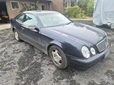 Gebraucht Mercedes CLK320 218 PS (160 kW) 2000 Blau Coupé