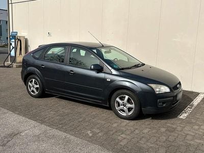 Gebraucht Ford Focus 125 PS (91 kW) 2008 Grau Limousine