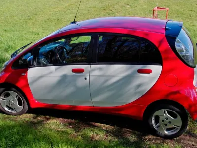 Gebraucht Mitsubishi i-MiEV 49 kW (67 PS) 2011 Rot Kleinwagen