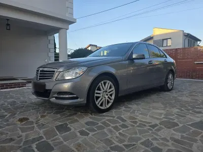 Gebraucht Mercedes C180 156 PS (114 kW) 2011 Silber Kombi