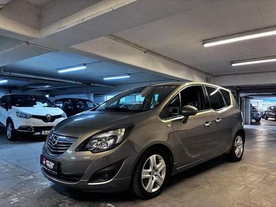 Braun Gebraucht 2010 Opel Meriva Innovation Van / Kleinbus | 3.990 € (Etwas zu teuer)