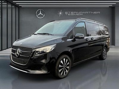 Obsidianschwarz metallic Gebraucht 2024 Mercedes V300 Avantgarde Van / Kleinbus | 69.640 € (Guter Preis)