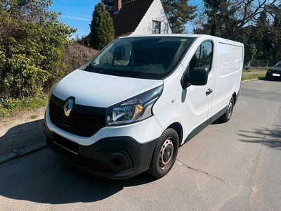 Second-hand Renault Trafic 120 CP (88 kW) 2015 Alb Monovolum