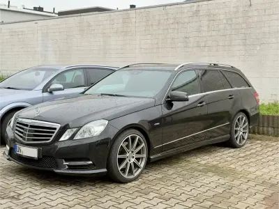 Używany Mercedes E300 AMG 204 KM (150 kW) 2010 Czarny Sedan/Limuzyna