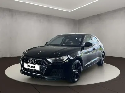 Neu Audi A1 Advanced Plus 95 PS (69 kW) 2026 Mythosschwarz metallic SUV