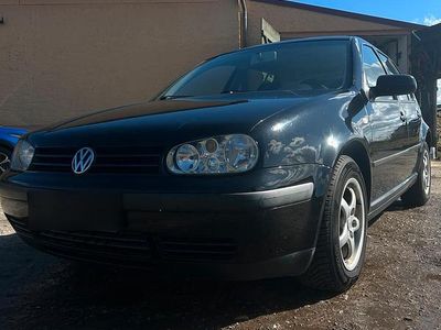 Usata VW Golf IV 75 CV (55 kW) 2001 Nero Utilitaria