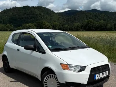 Gebraucht Mitsubishi Colt 75 PS (55 kW) 2010 Weiß Kleinwagen