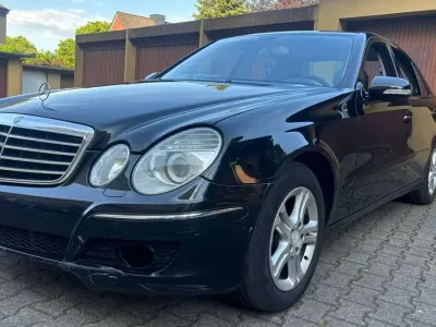 Gebraucht Mercedes E220 170 PS (125 kW) 2008 Schwarz Limousine