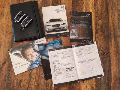 Gebraucht Jaguar XF 190 PS (139 kW) 2012 Blau Limousine