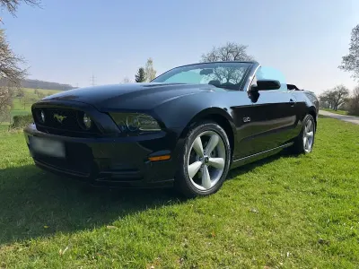 Gebraucht Ford Mustang GT 426 PS (313 kW) 2013 Schwarz Cabrio