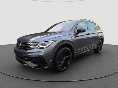 Grau Gebraucht 2024 VW Tiguan Allspace R-line SUV | 46.790 € (Etwas zu teuer)