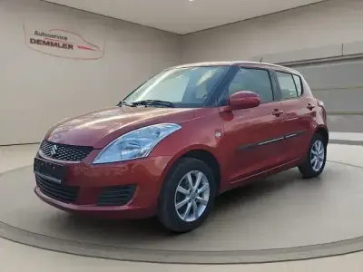 Gebraucht Suzuki Swift Club 94 PS (69 kW) 2012 Orange Kleinwagen