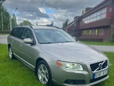 Gebraucht Volvo V70 205 PS (150 kW) 2008 Beige Kombi