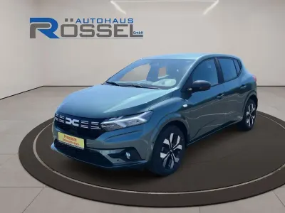 Używany Dacia Sandero Journey 91 KM (66 kW) 2025 Zielony Sedan/Limuzyna