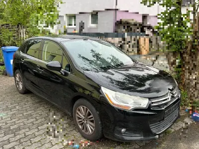 Gebraucht Citroën C4 SELECTION 92 PS (67 kW) 2011 Schwarz Limousine