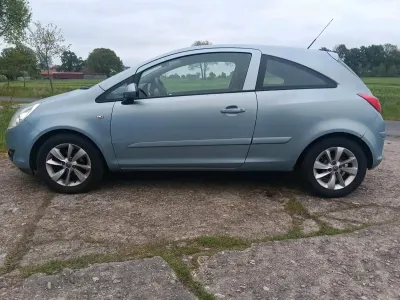 Używany Opel Corsa 68 KM (50 kW) 2007 Niebieski Hatchback