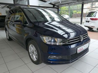 Gebraucht VW Touran Highline 150 PS (110 kW) 2023 Blau Van / Kleinbus