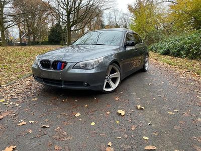 Gebraucht BMW 525 176 PS (129 kW) 2006 Silber Limousine