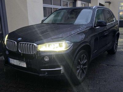 Gebraucht BMW X5 Sport Line 313 PS (230 kW) 2015 Azuritschwarz metallic SUV