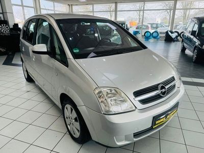 Silber Gebraucht 2005 Opel Meriva Basis Van / Kleinbus | 2.799 € (Etwas zu teuer)