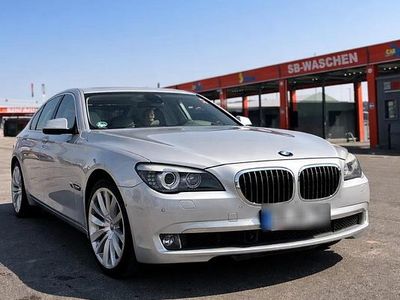 Gebraucht BMW 750 408 PS (300 kW) 2008 Grau Limousine