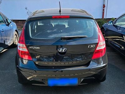 Gebraucht Hyundai i30 110 PS (80 kW) 2010 Schwarz Kleinwagen