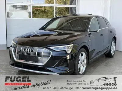Gebraucht Audi e-tron S-Line 300 kW (408 PS) 2022 Mythosschwarz metallic SUV