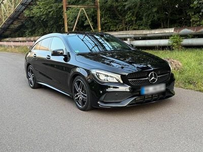 Gebraucht Mercedes CLA200 Shooting Brake 156 PS (114 kW) 2018 Schwarz Kombi