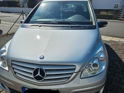 Gebraucht Mercedes B180 109 PS (80 kW) 2006 Silber Van / Kleinbus