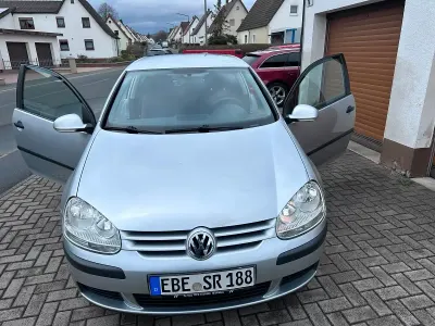 Gebraucht VW Golf V 105 PS (77 kW) 2005 Silber Kleinwagen