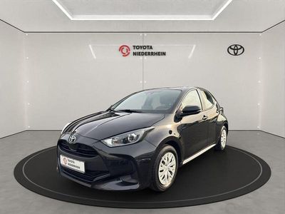 Gebraucht Toyota Yaris Basis 72 PS (52 kW) 2021 Mysticschwarz mica Limousine