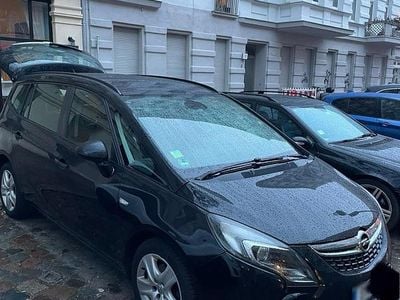 Second-hand Opel Zafira Tourer Eco 150 CP (110 kW) 2016 Negru Monovolum