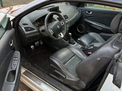 Gebraucht Renault Mégane Cabriolet GT 160 PS (117 kW) 2010 Weiß Cabrio