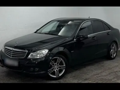 Gebraucht Mercedes C180 156 PS (114 kW) 2011 Schwarz Limousine