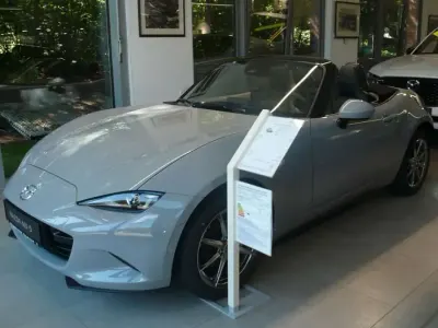 Neu Mazda MX5 Exclusive-Line 132 PS (97 kW) 2026 Grau Cabrio