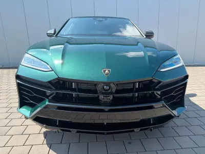 Neu Lamborghini Urus 620 PS (456 kW) 2026 Grün SUV