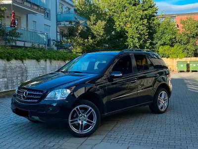 Gebraucht Mercedes ML280 190 PS (139 kW) 2007 Schwarz SUV