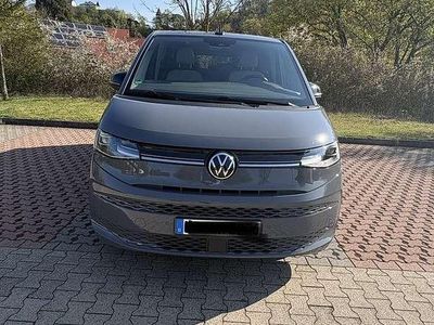 Usata VW Multivan Life 150 CV (110 kW) 2024 Grigio Monovolume
