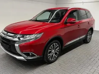 Gebraucht Mitsubishi Outlander 150 PS (110 kW) 2017 Karminrotmet. SUV