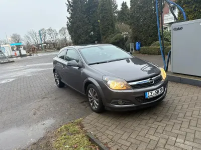 Gebraucht Opel Astra GTC 110 PS (80 kW) 2010 Grau Coupé