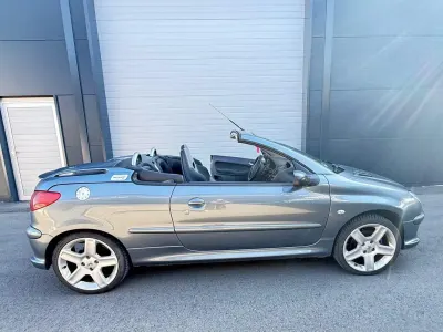 Gebraucht Peugeot 206 CC 109 PS (80 kW) 2002 Grau Cabrio