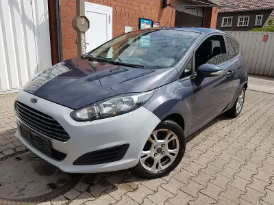 Gebraucht Ford Fiesta 65 PS (47 kW) 2013 Grau Kleinwagen